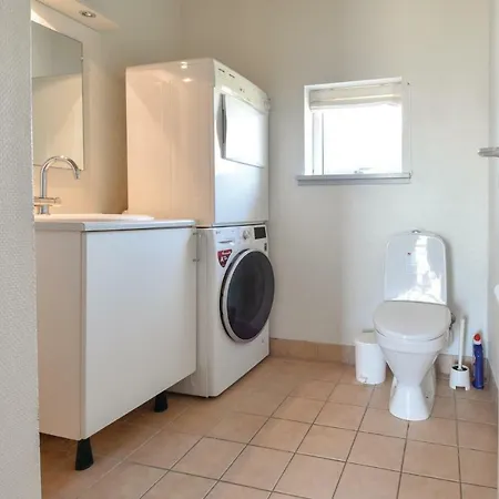 בית נופש Stunning Home In Faaborg With Kitchen