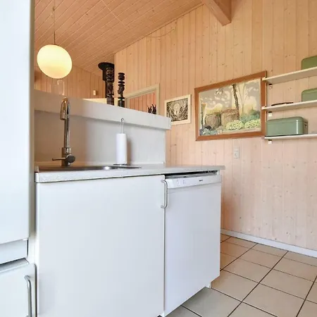 Holiday home Stunning In With Kitchen Faaborg