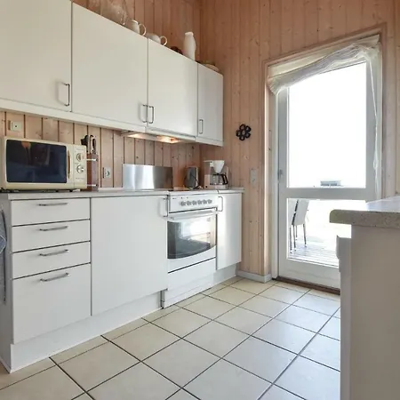 Holiday home Stunning In With Kitchen Faaborg